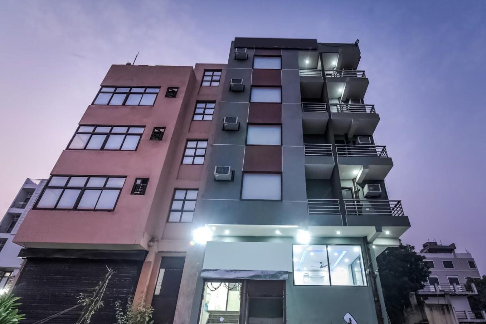 Hotel Aerostar Gold - Opposite Max Healthcare 델리 외부 사진