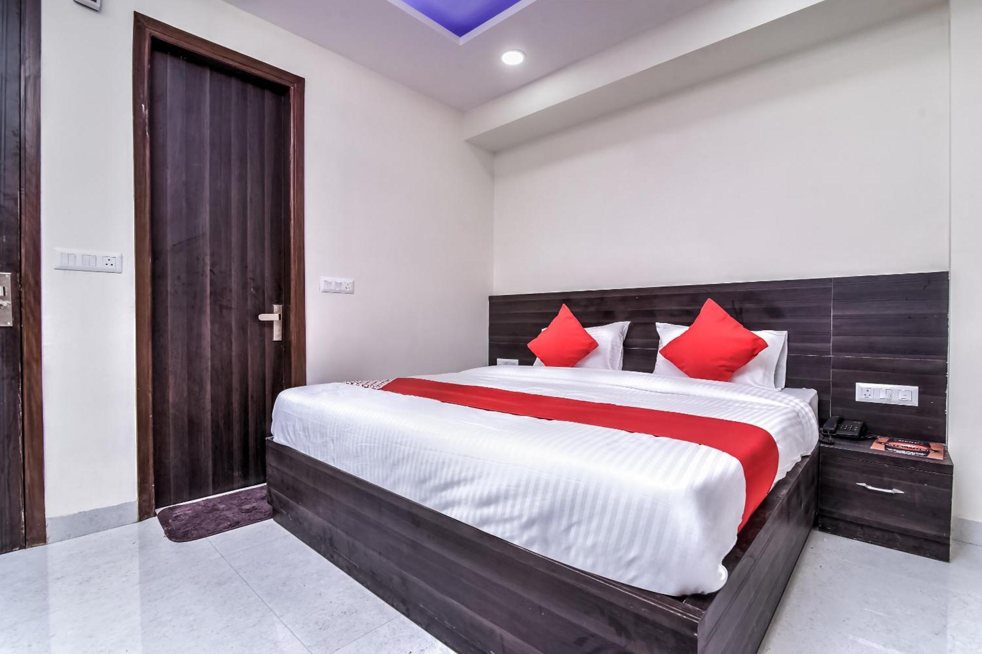Hotel Aerostar Gold - Opposite Max Healthcare 델리 외부 사진