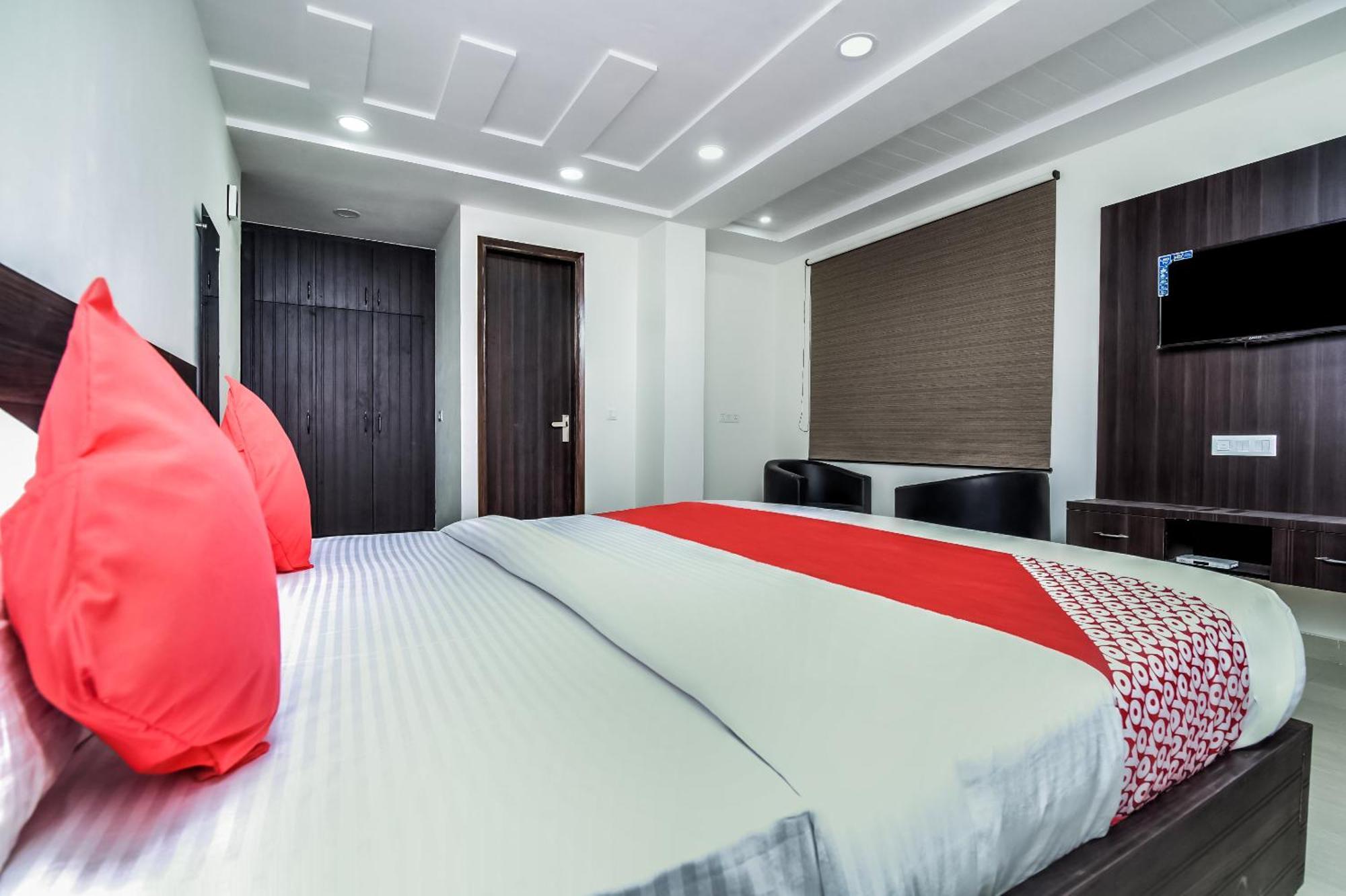 Hotel Aerostar Gold - Opposite Max Healthcare 델리 외부 사진