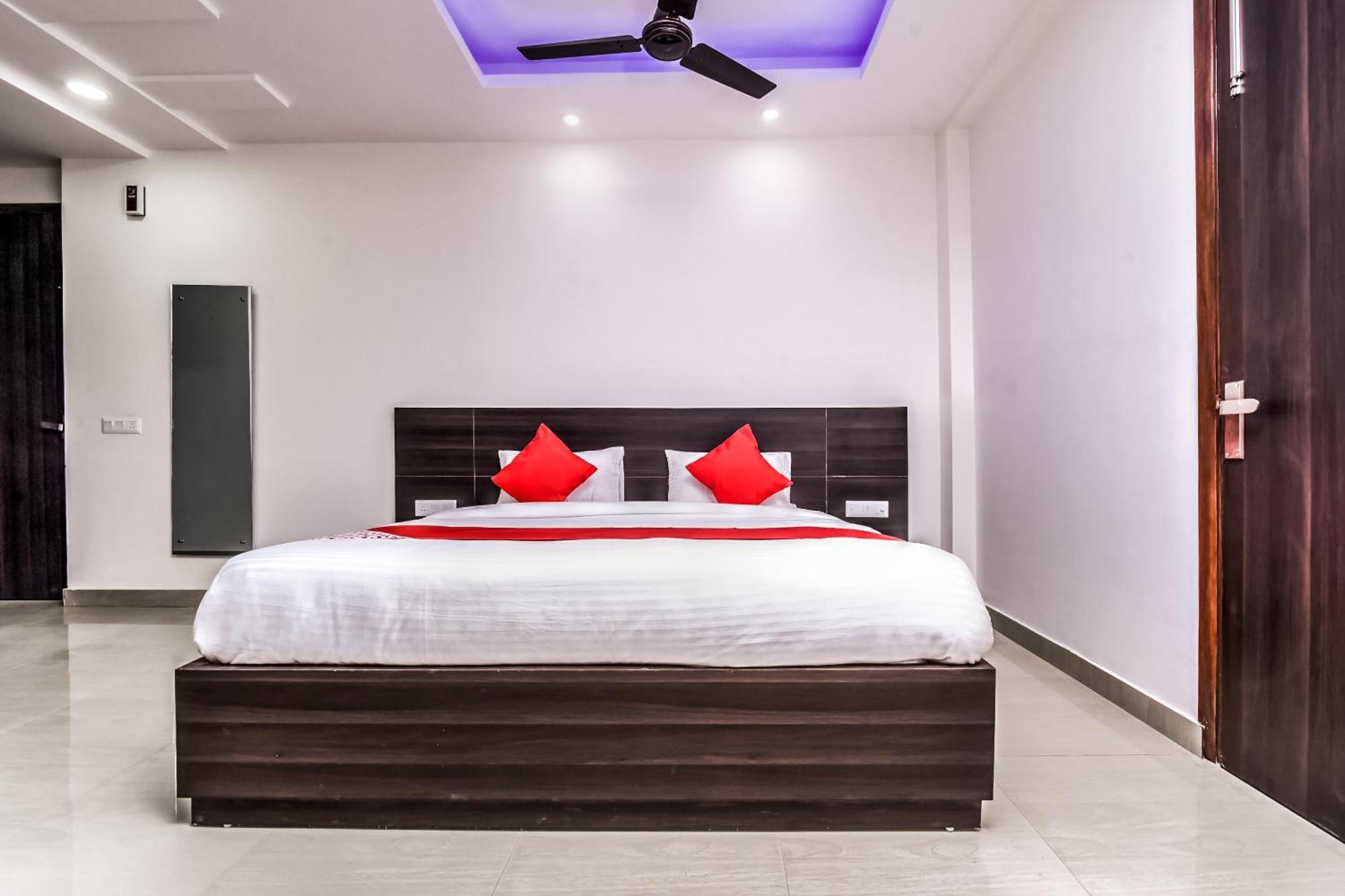 Hotel Aerostar Gold - Opposite Max Healthcare 델리 외부 사진