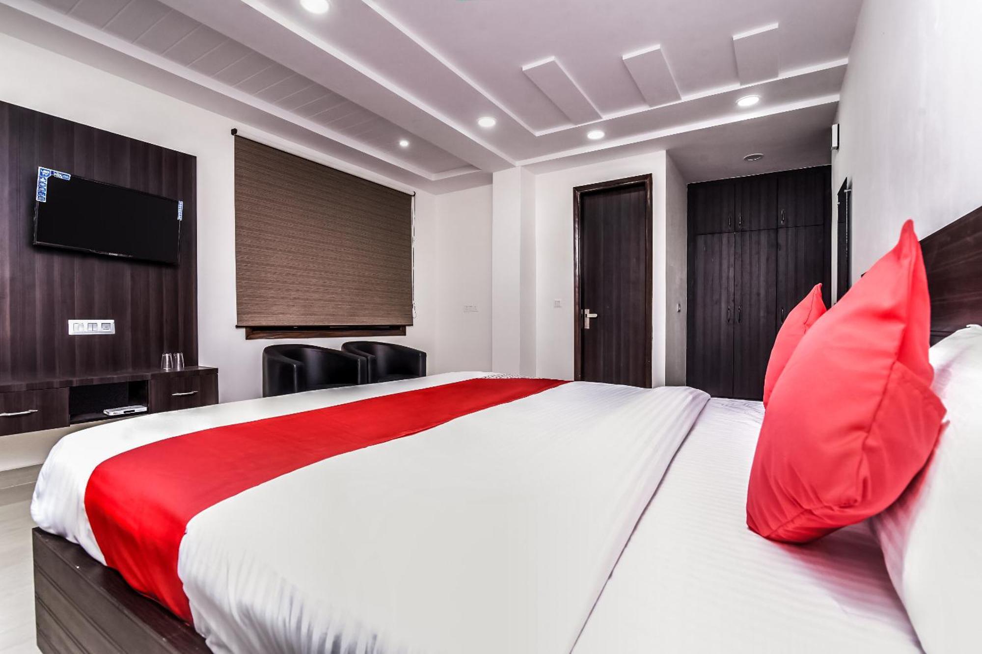 Hotel Aerostar Gold - Opposite Max Healthcare 델리 외부 사진