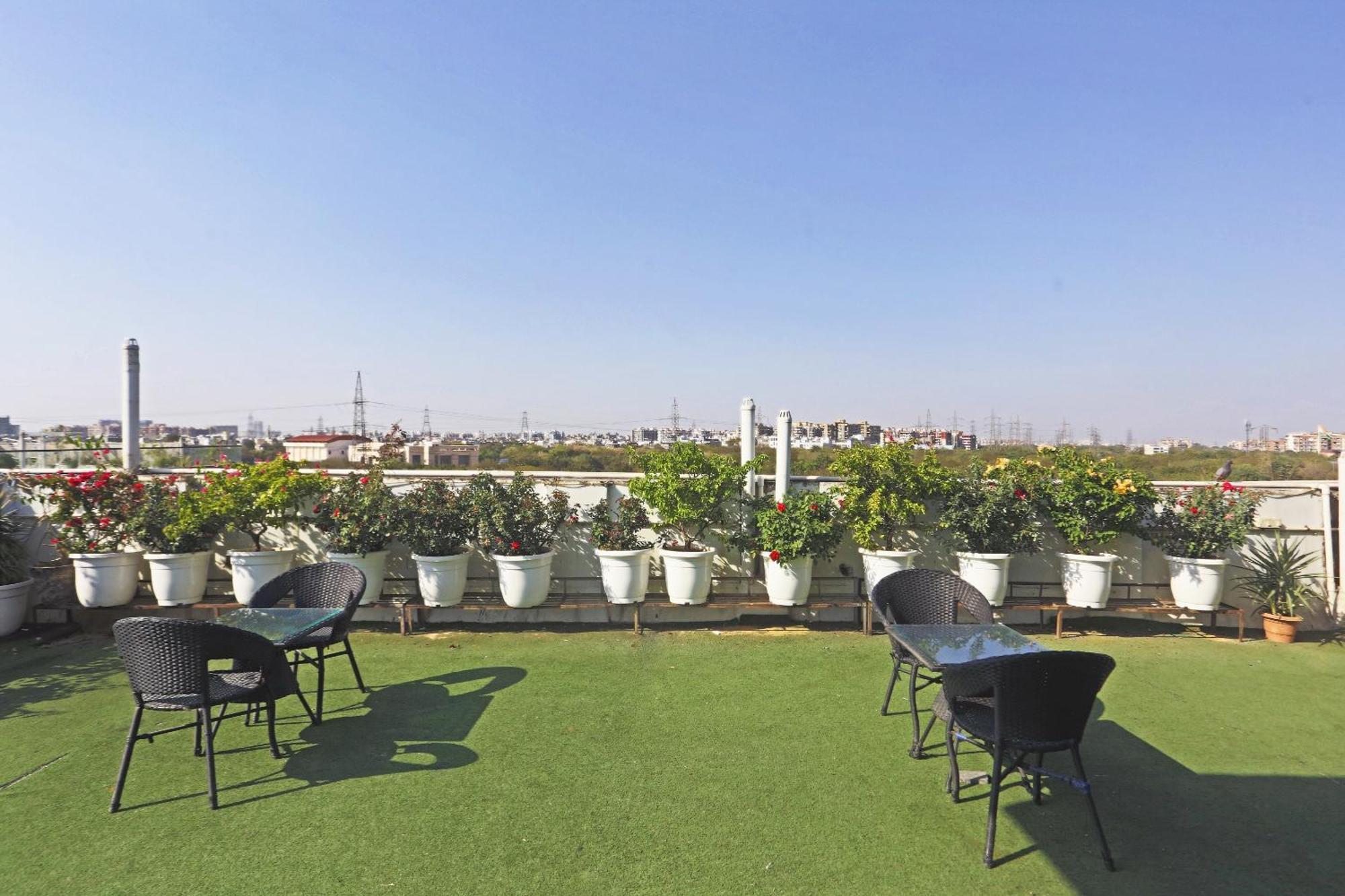 Hotel Aerostar Gold - Opposite Max Healthcare 델리 외부 사진