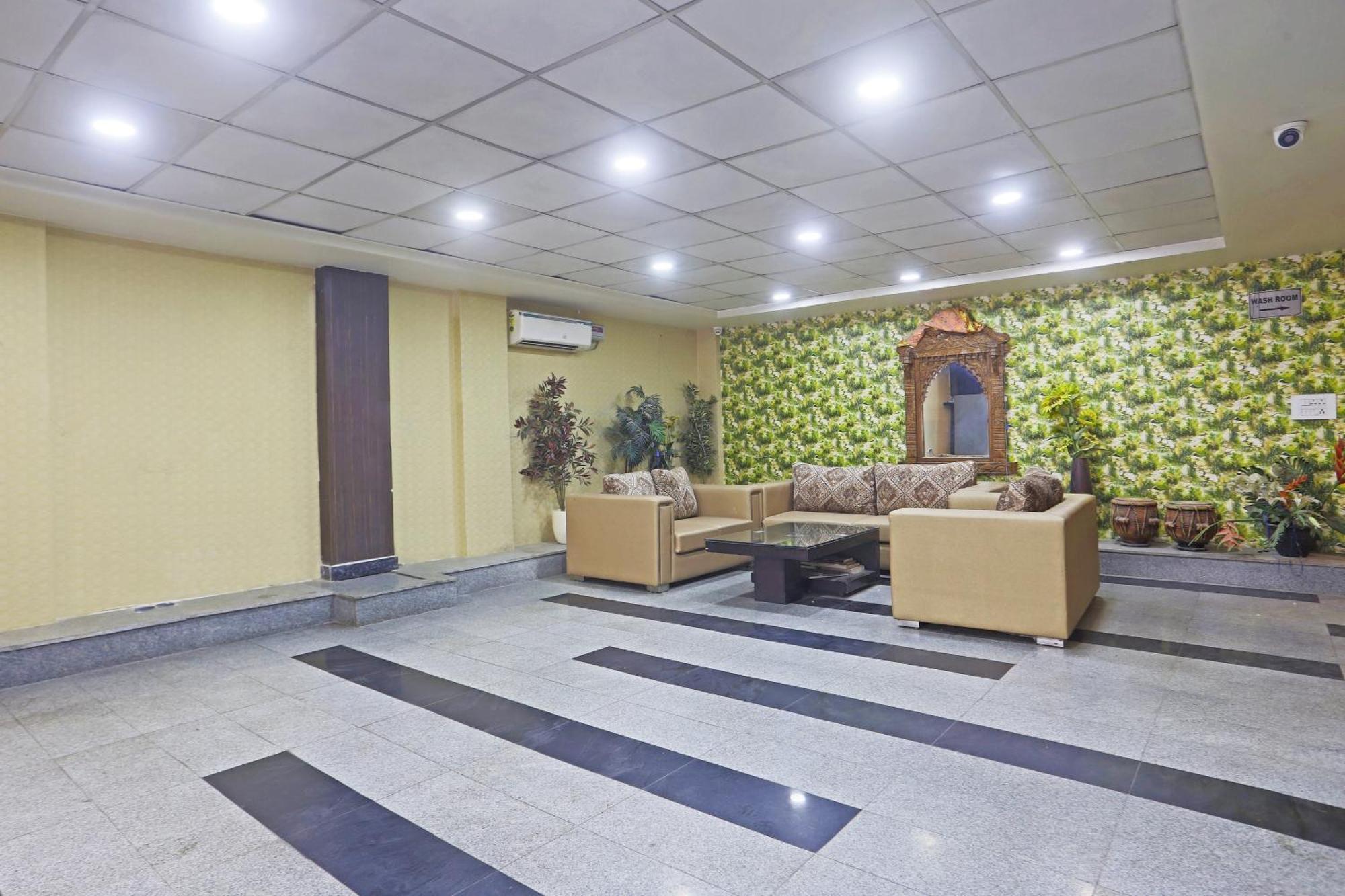 Hotel Aerostar Gold - Opposite Max Healthcare 델리 외부 사진