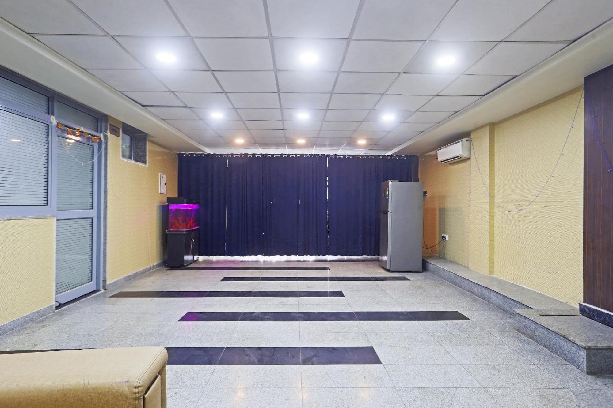 Hotel Aerostar Gold - Opposite Max Healthcare 델리 외부 사진