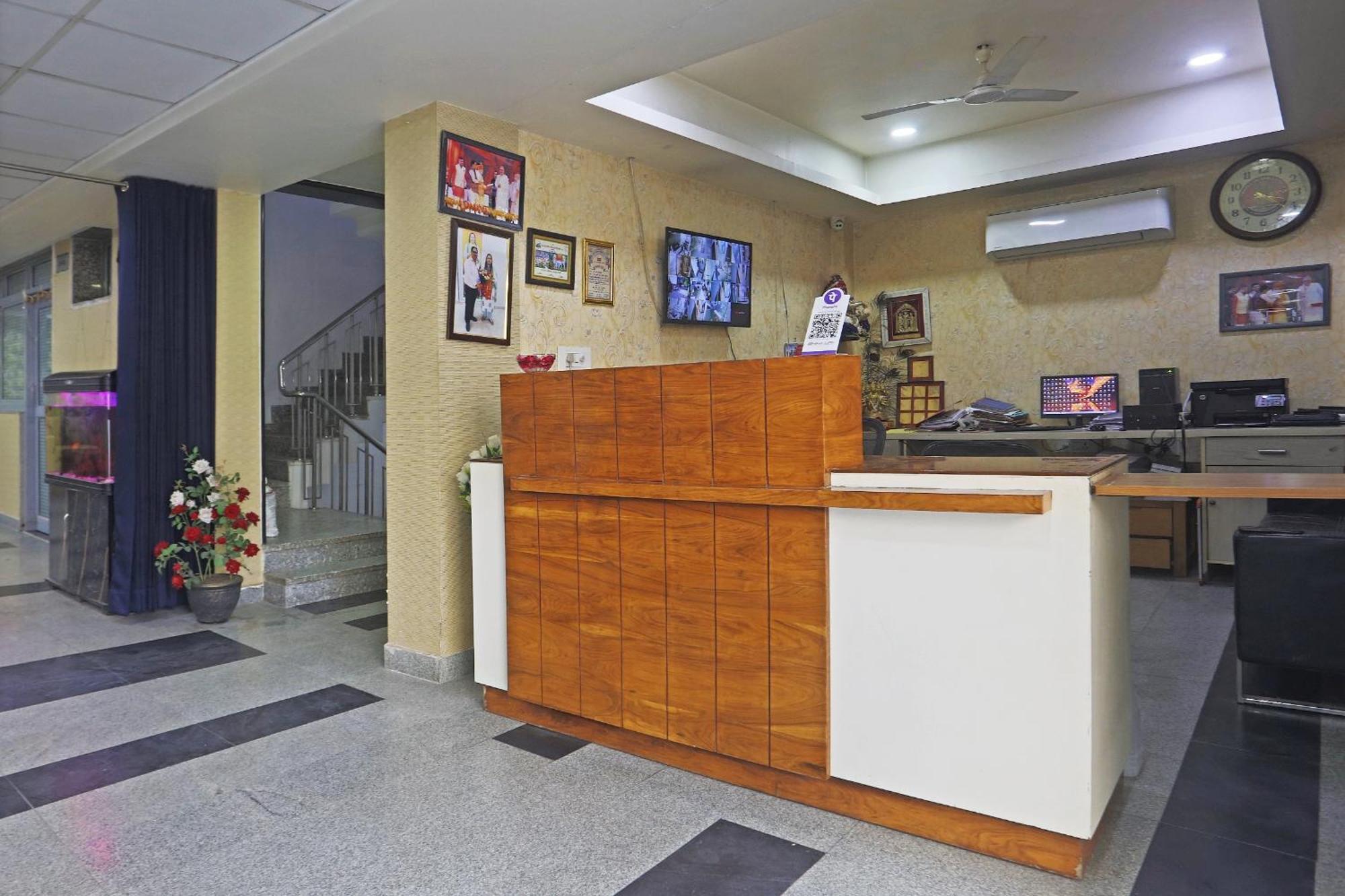 Hotel Aerostar Gold - Opposite Max Healthcare 델리 외부 사진