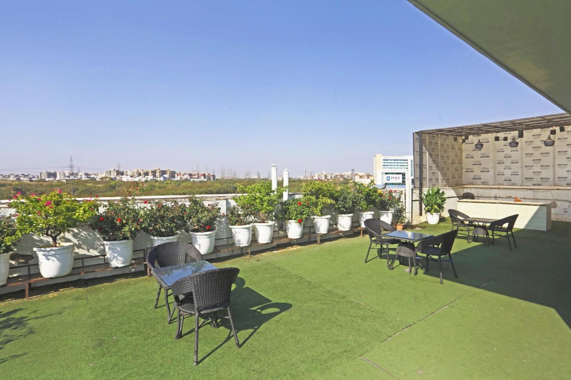 Hotel Aerostar Gold - Opposite Max Healthcare 델리 외부 사진