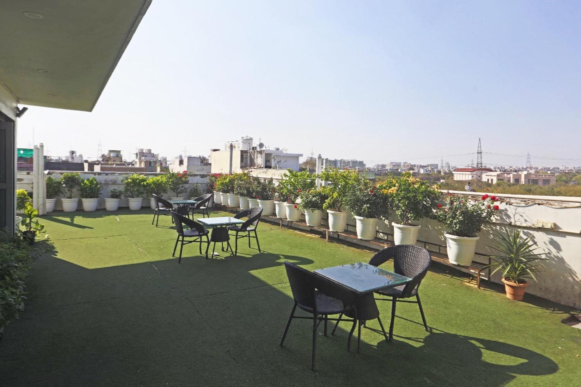 Hotel Aerostar Gold - Opposite Max Healthcare 델리 외부 사진
