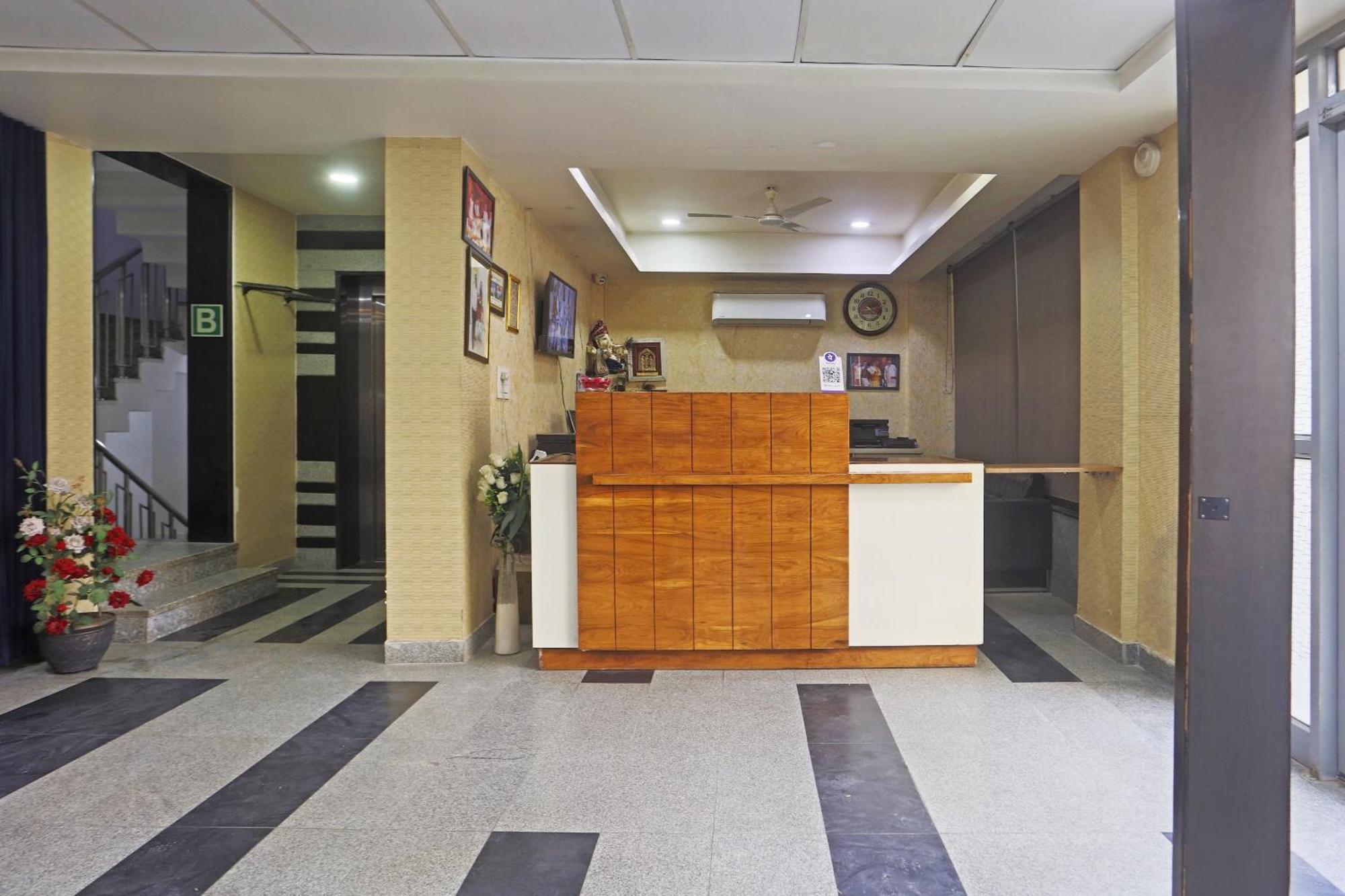 Hotel Aerostar Gold - Opposite Max Healthcare 델리 외부 사진