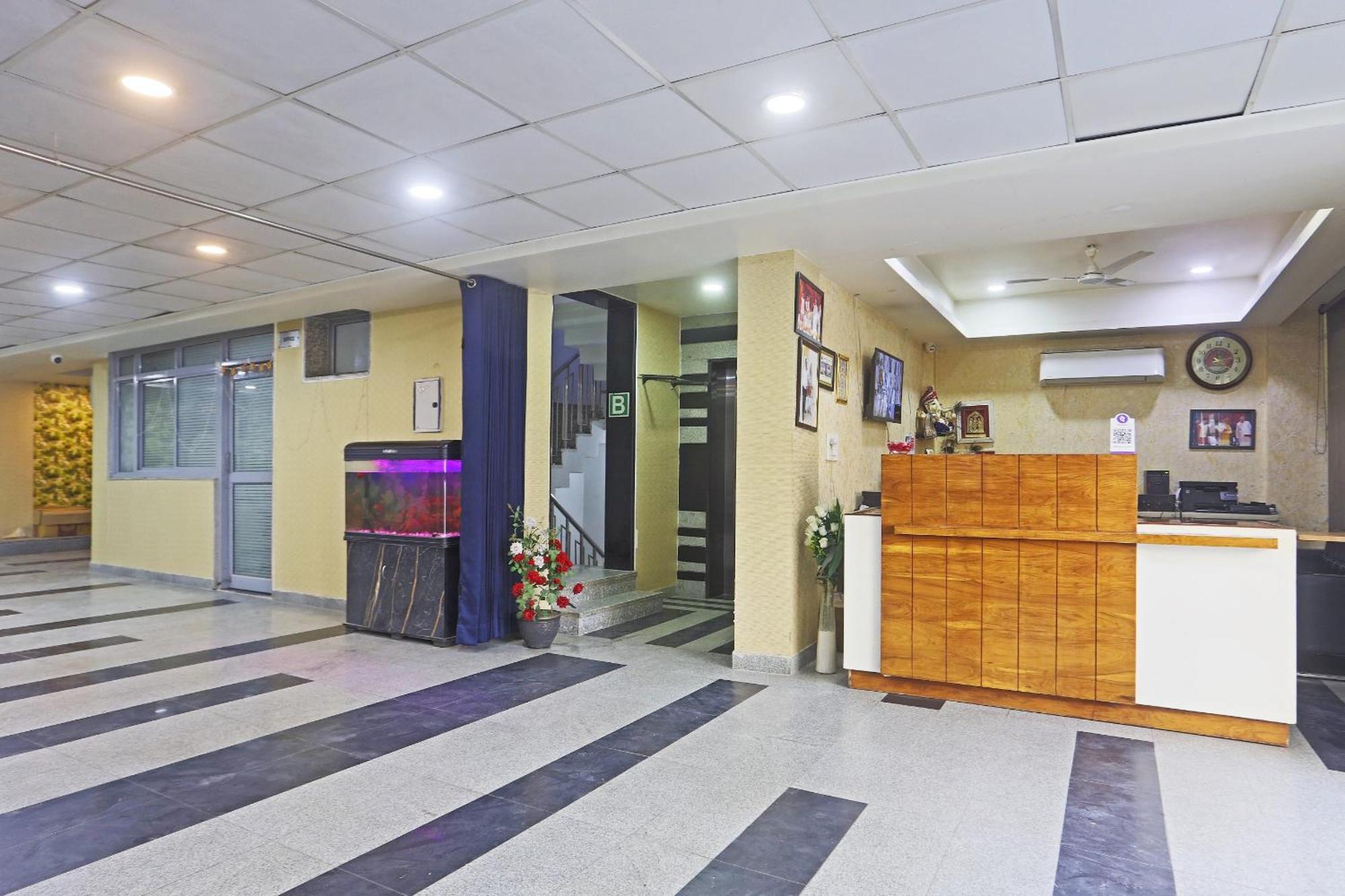 Hotel Aerostar Gold - Opposite Max Healthcare 델리 외부 사진