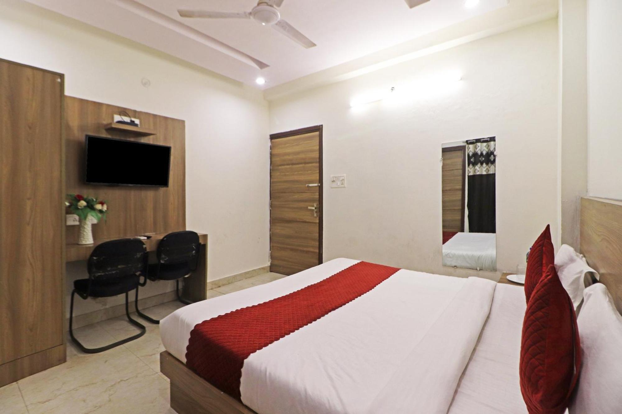 Hotel Aerostar Gold - Opposite Max Healthcare 델리 외부 사진