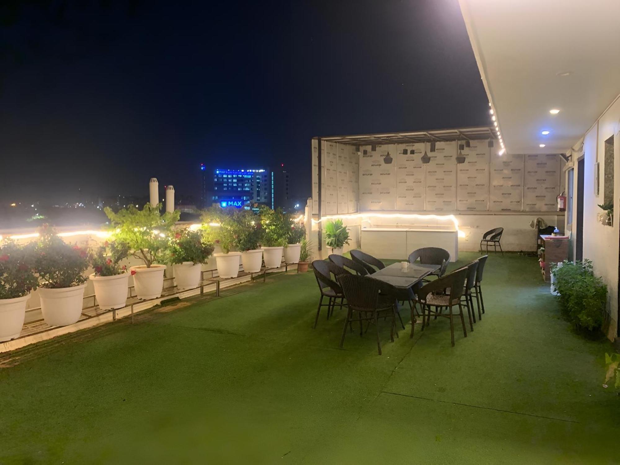 Hotel Aerostar Gold - Opposite Max Healthcare 델리 외부 사진