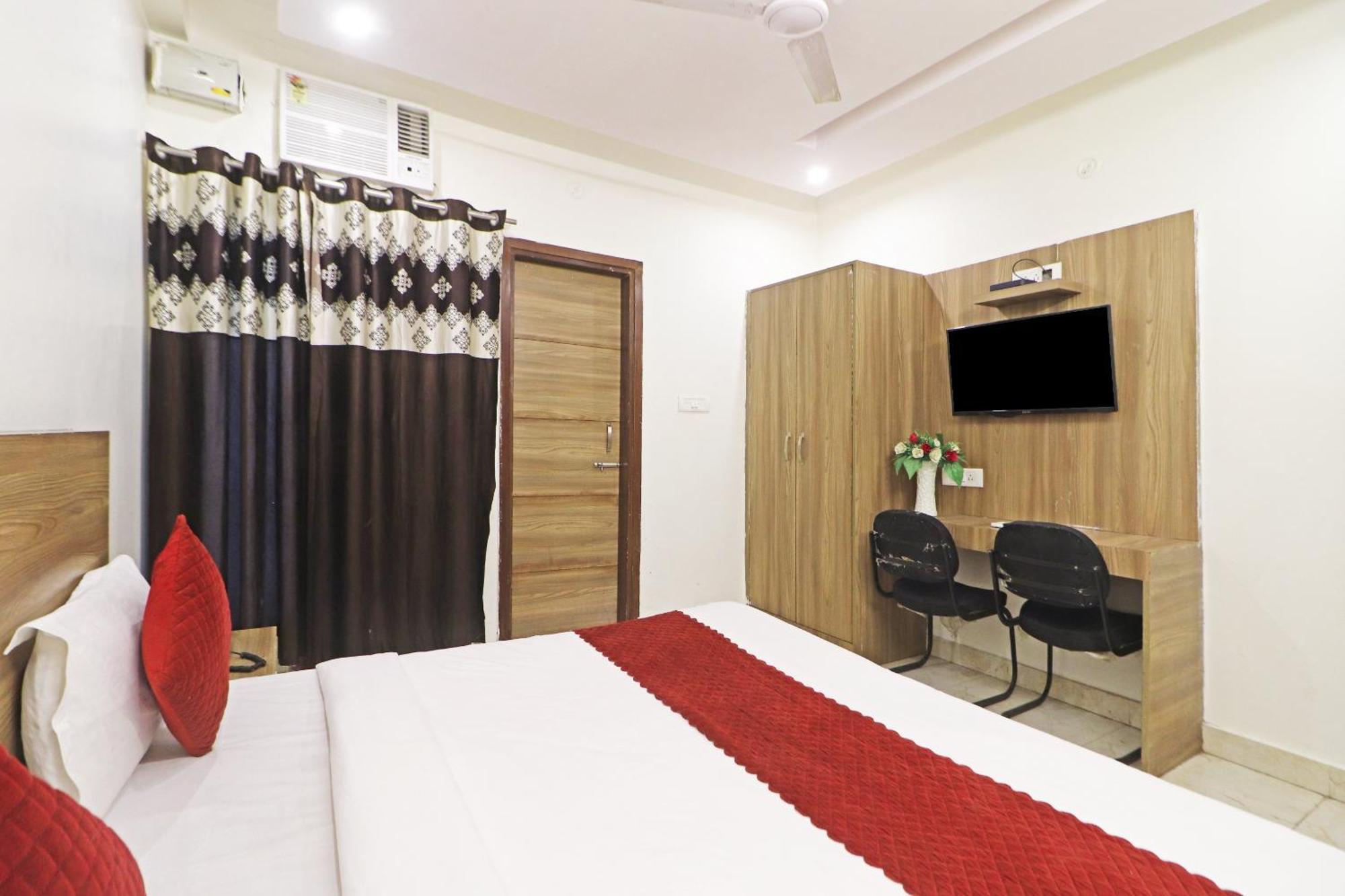 Hotel Aerostar Gold - Opposite Max Healthcare 델리 외부 사진