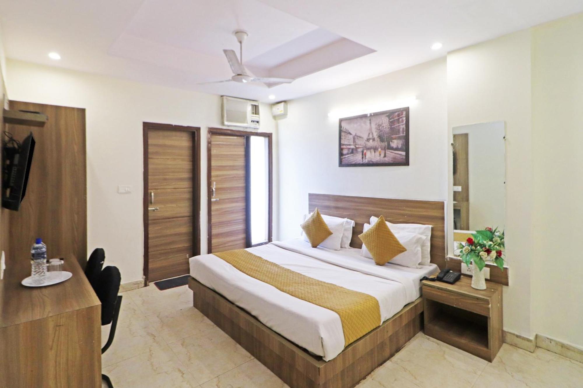 Hotel Aerostar Gold - Opposite Max Healthcare 델리 외부 사진