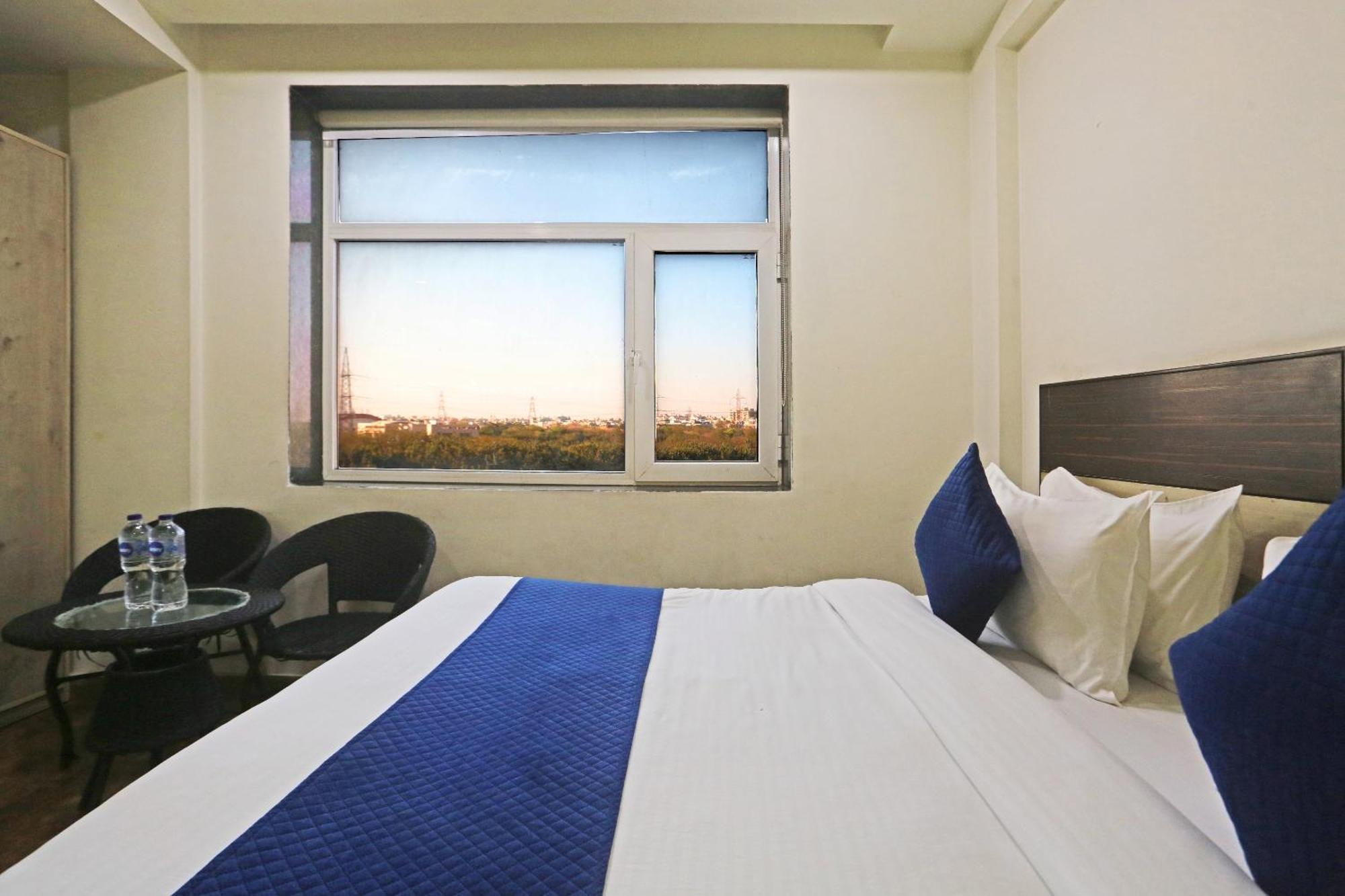 Hotel Aerostar Gold - Opposite Max Healthcare 델리 외부 사진