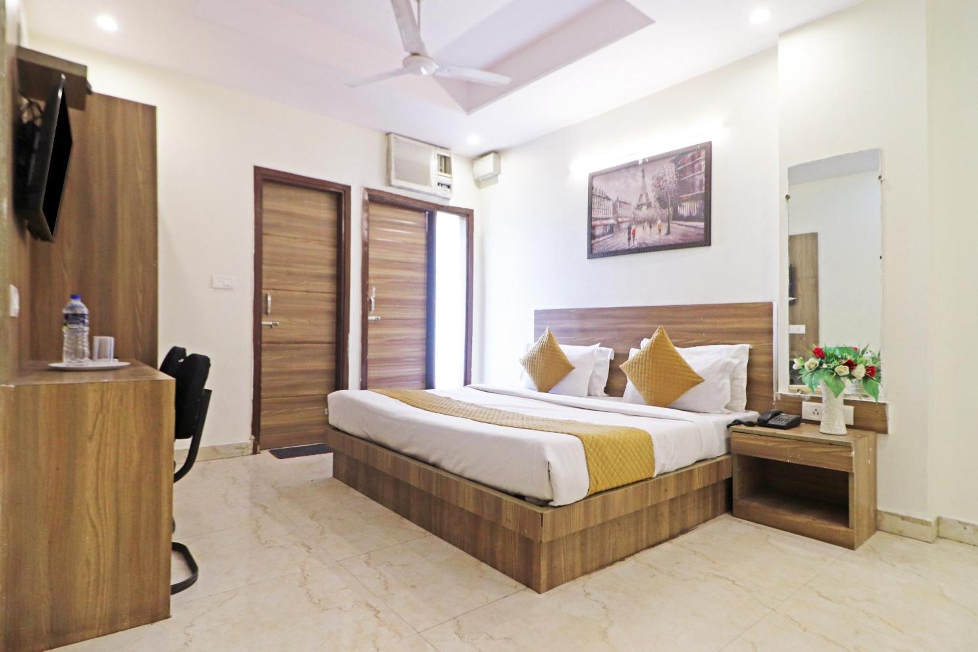 Hotel Aerostar Gold - Opposite Max Healthcare 델리 외부 사진