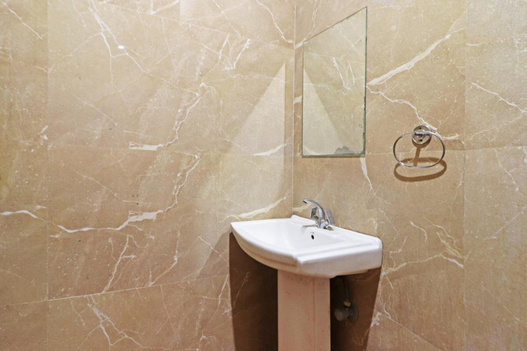 Hotel Aerostar Gold - Opposite Max Healthcare 델리 외부 사진