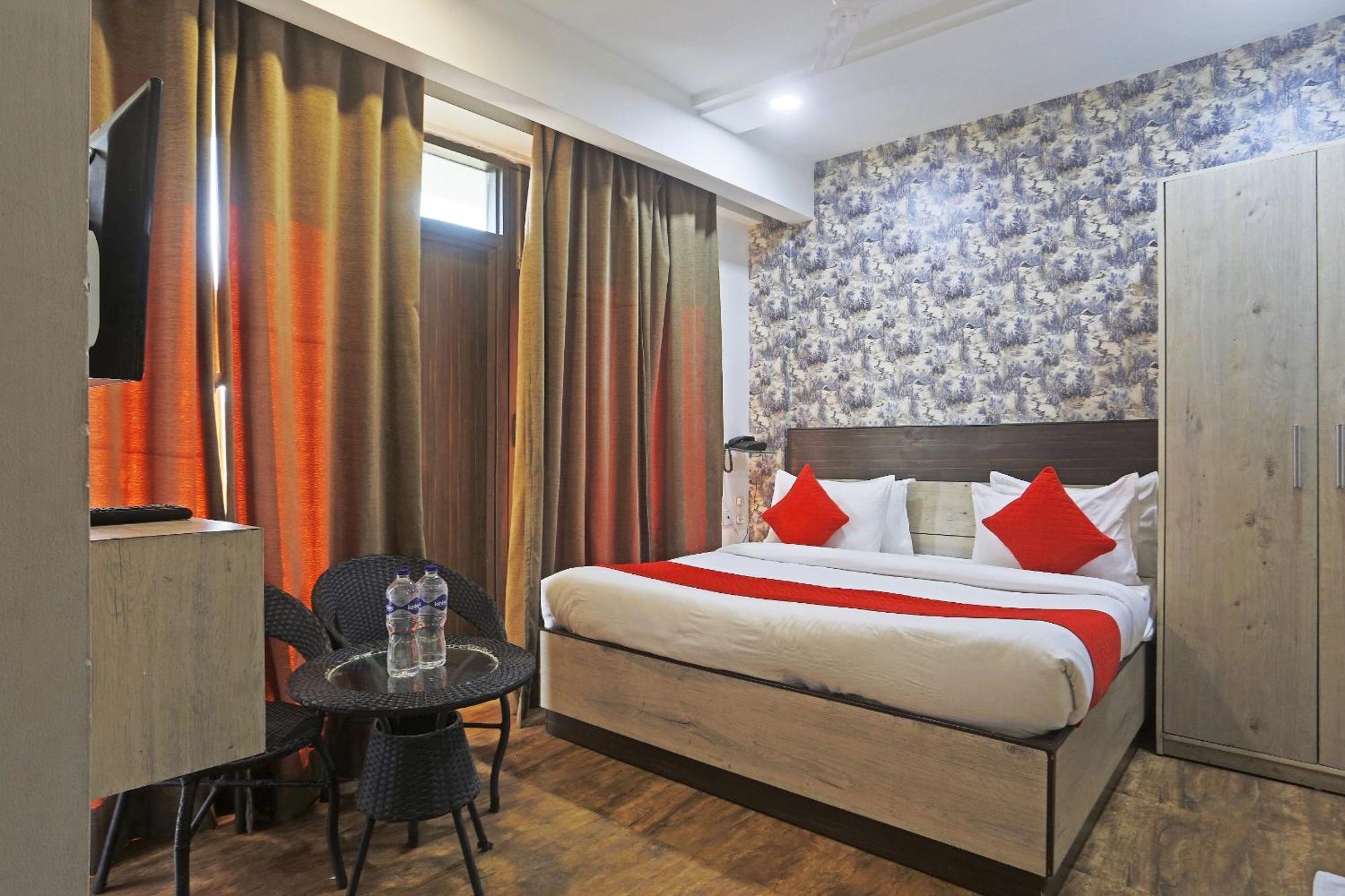 Hotel Aerostar Gold - Opposite Max Healthcare 델리 외부 사진