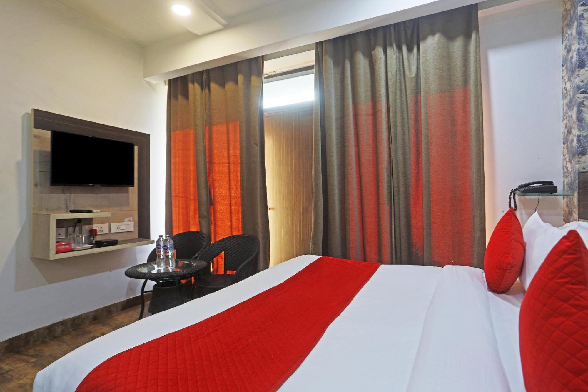 Hotel Aerostar Gold - Opposite Max Healthcare 델리 외부 사진