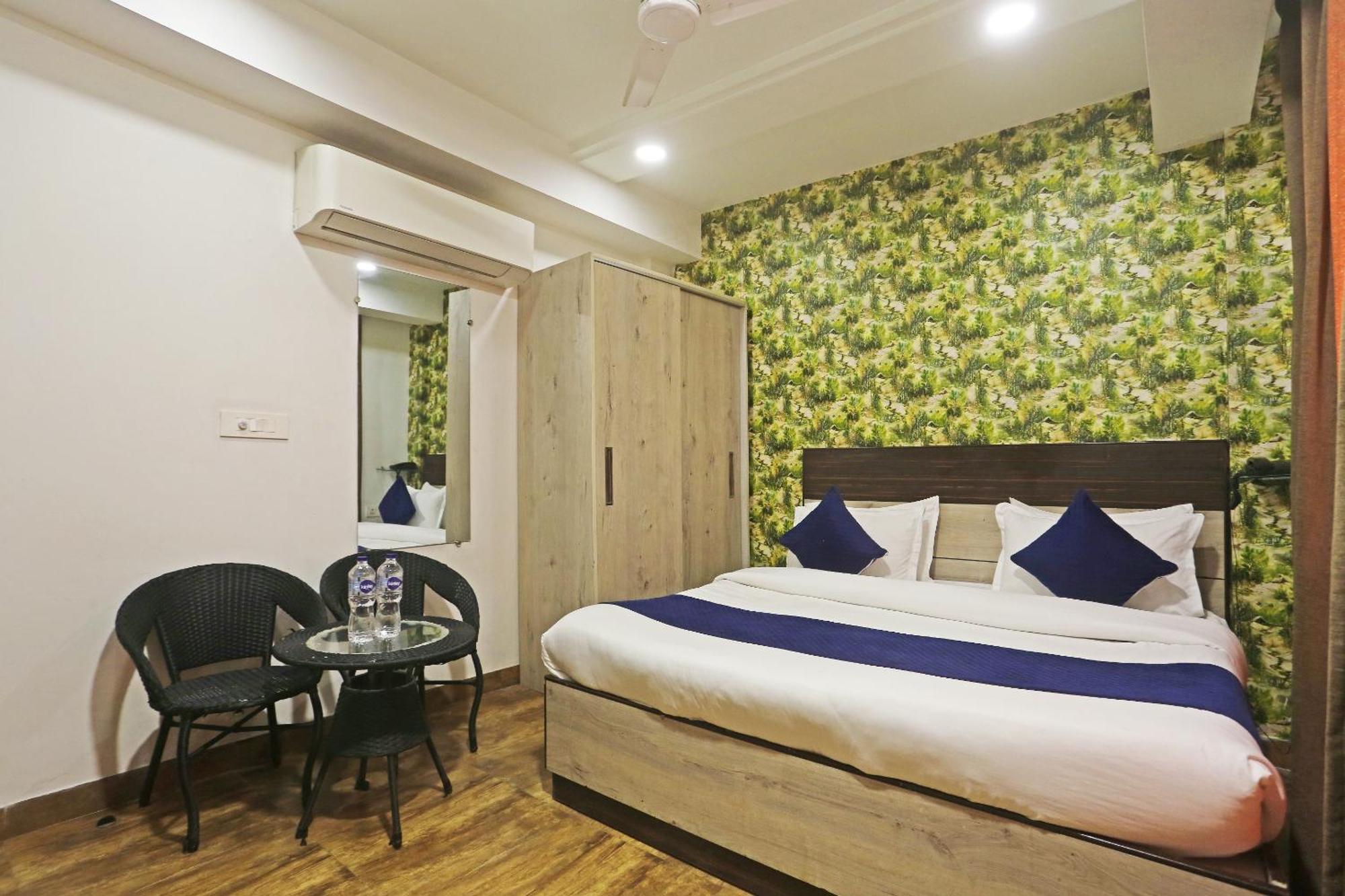 Hotel Aerostar Gold - Opposite Max Healthcare 델리 외부 사진