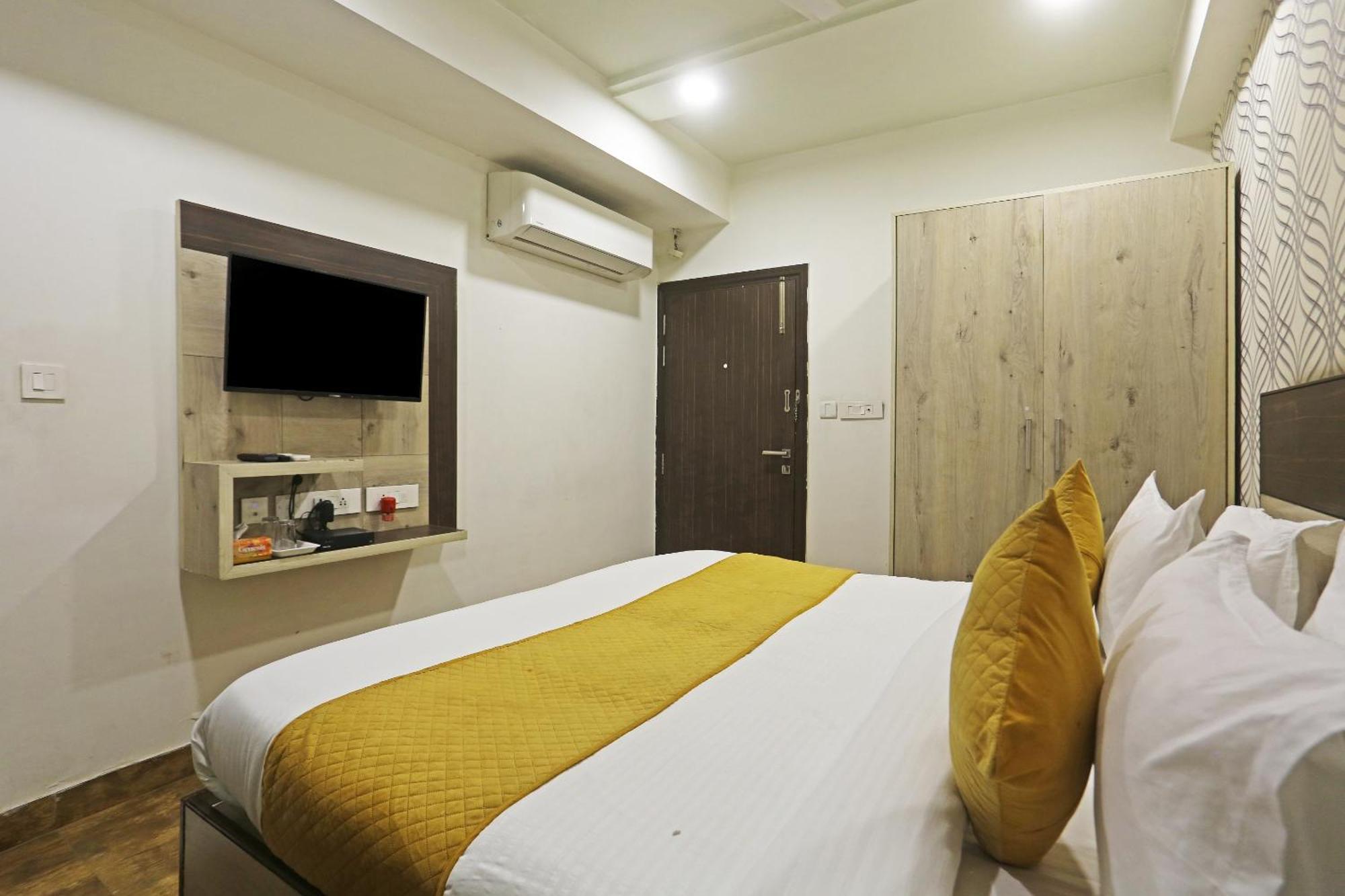 Hotel Aerostar Gold - Opposite Max Healthcare 델리 외부 사진