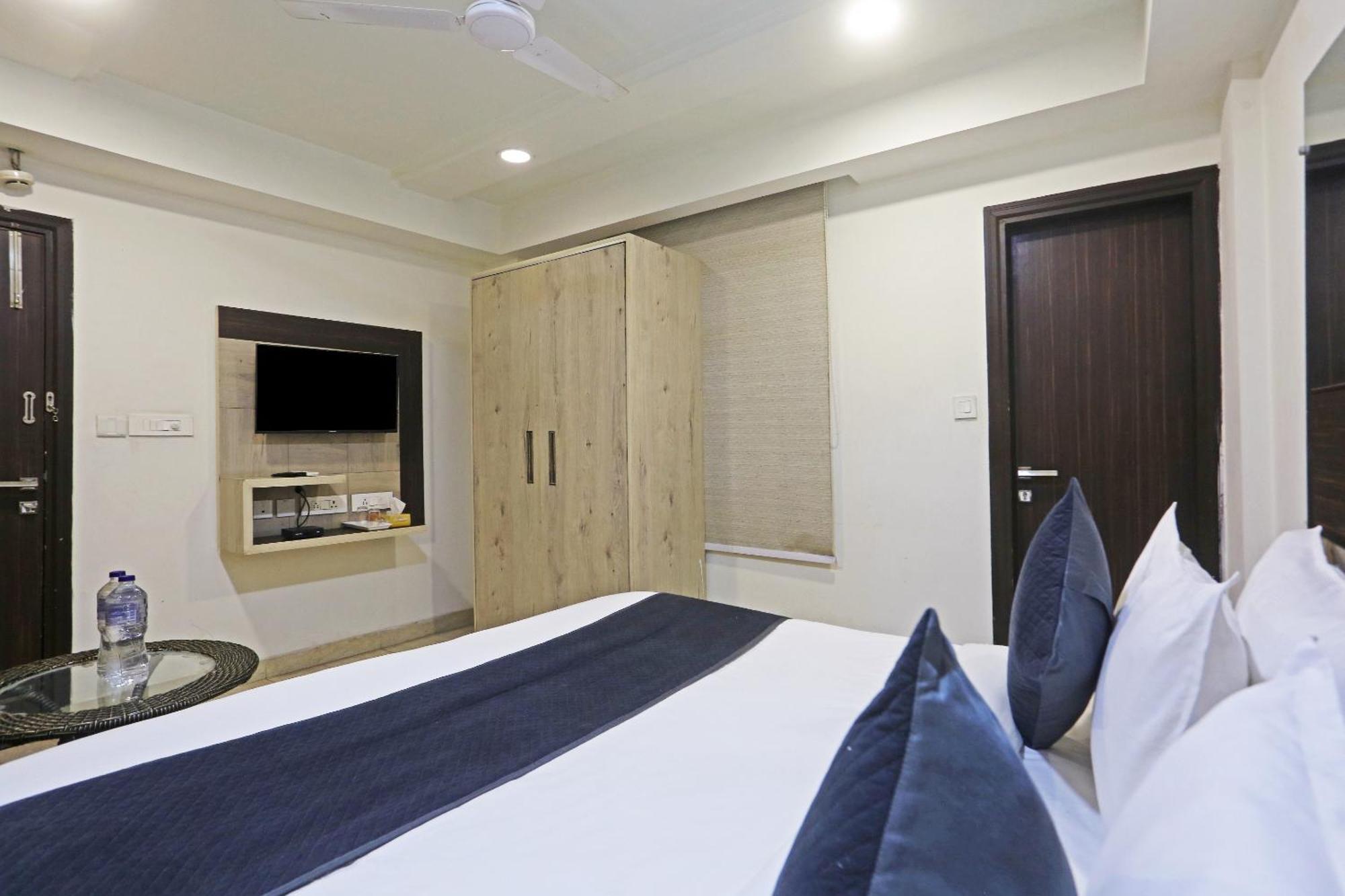 Hotel Aerostar Gold - Opposite Max Healthcare 델리 외부 사진
