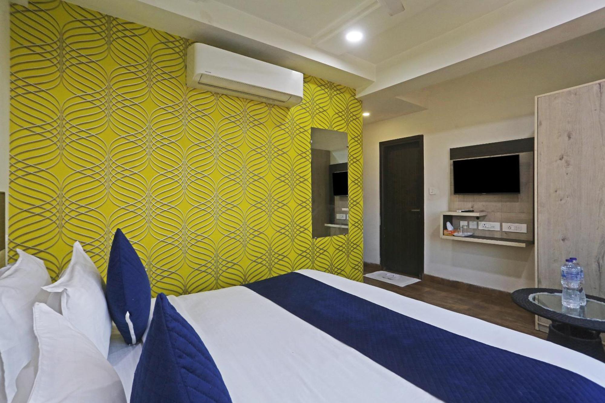 Hotel Aerostar Gold - Opposite Max Healthcare 델리 외부 사진