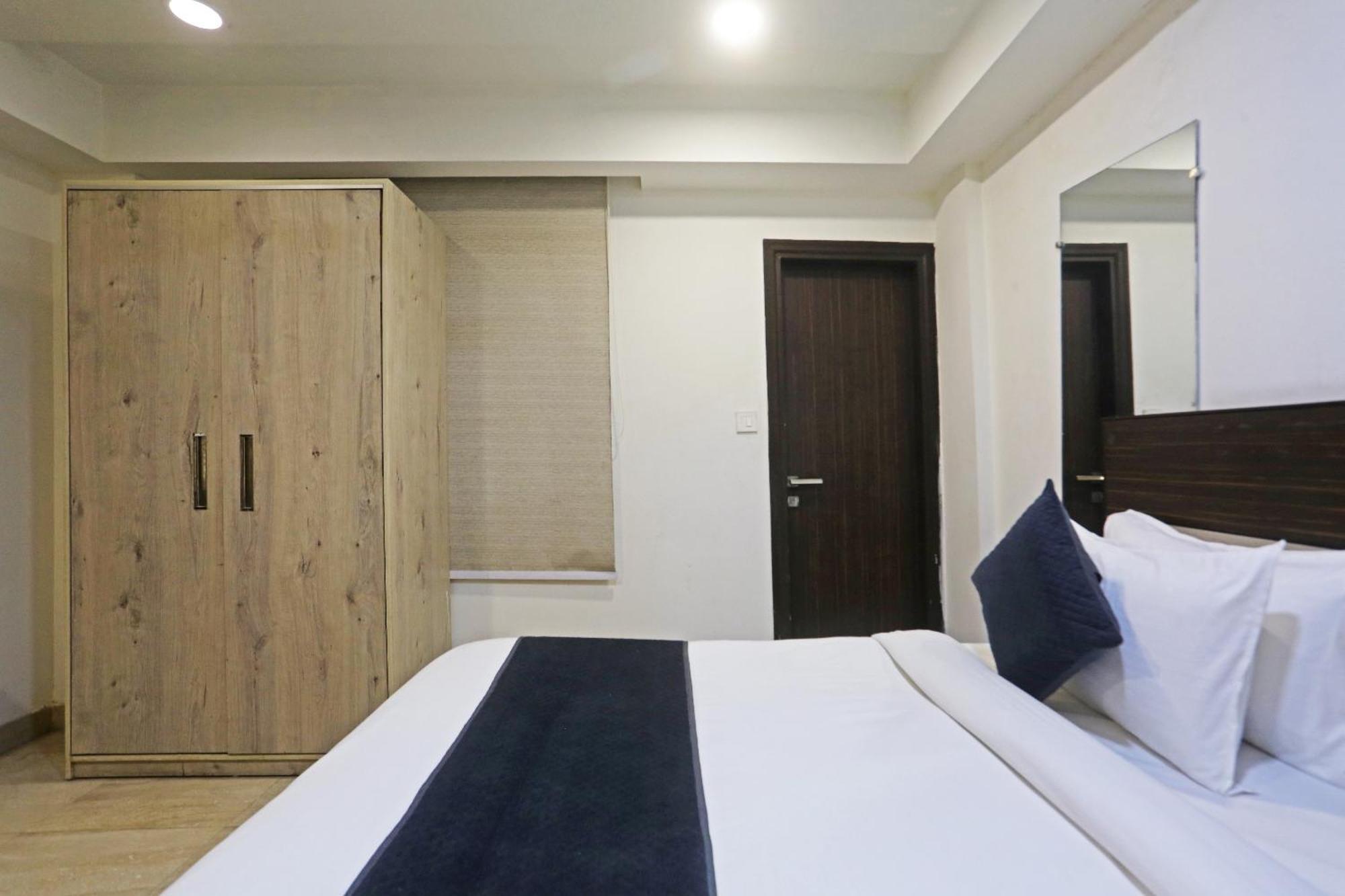 Hotel Aerostar Gold - Opposite Max Healthcare 델리 외부 사진