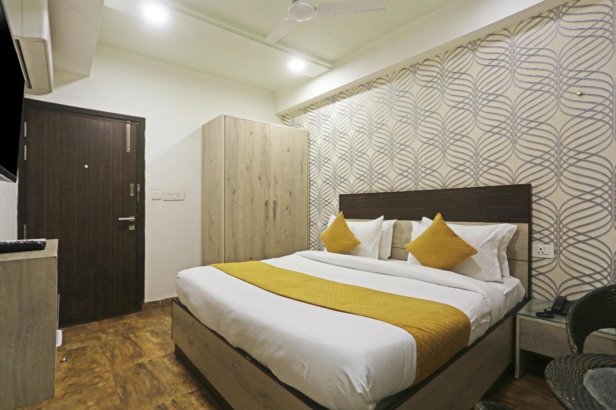 Hotel Aerostar Gold - Opposite Max Healthcare 델리 외부 사진