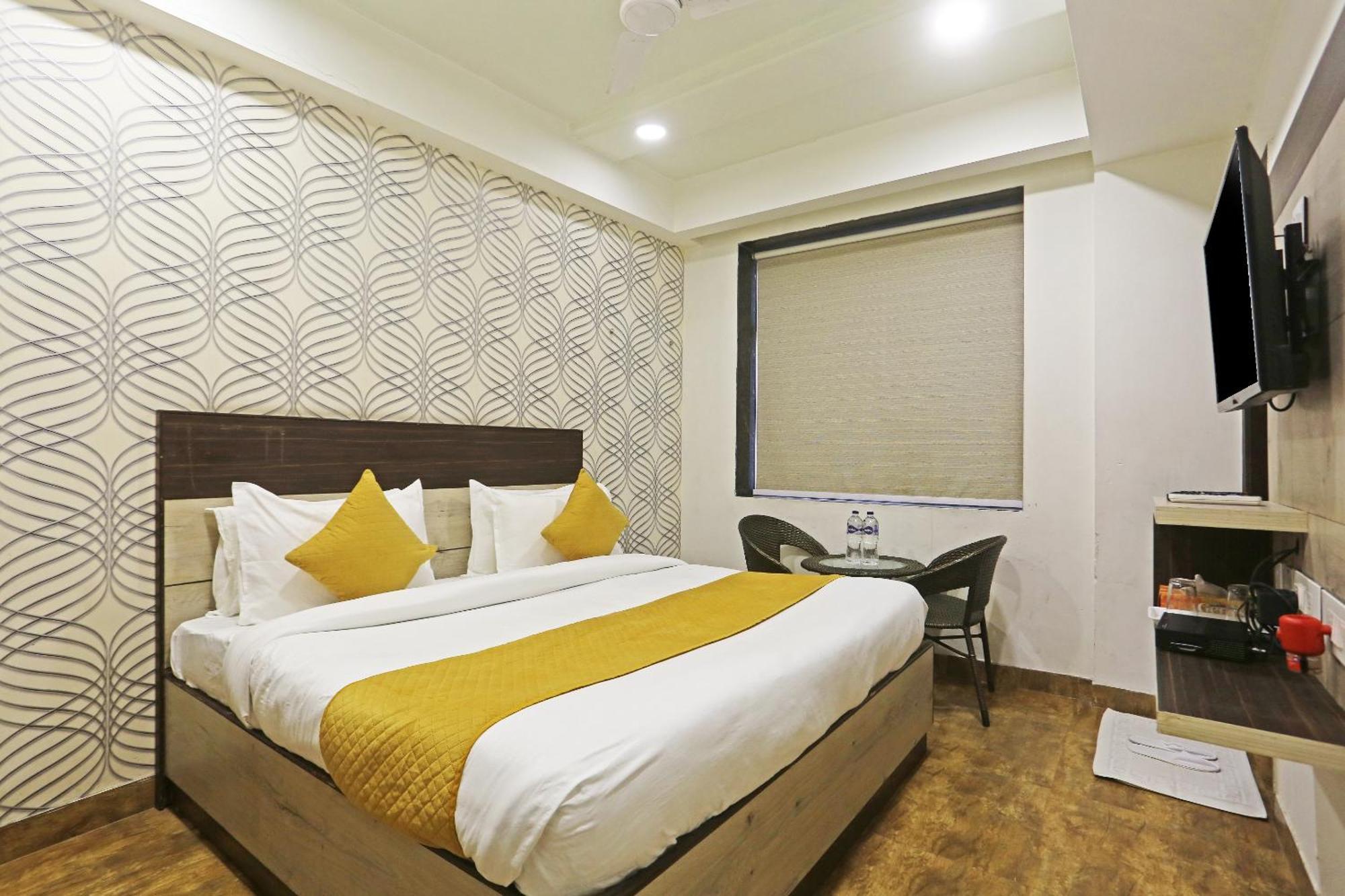 Hotel Aerostar Gold - Opposite Max Healthcare 델리 외부 사진